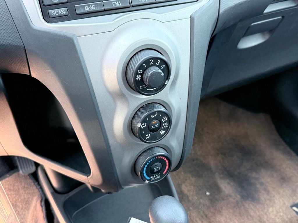 2009 Toyota Yaris Base
