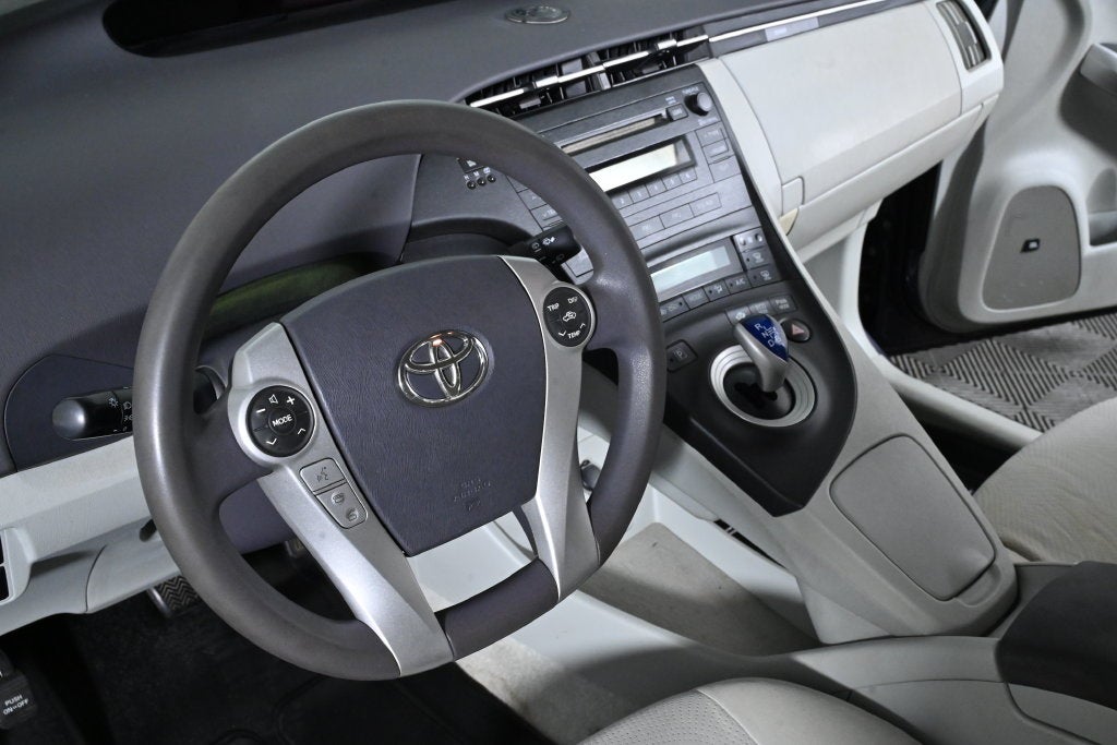 2010 Toyota Prius III