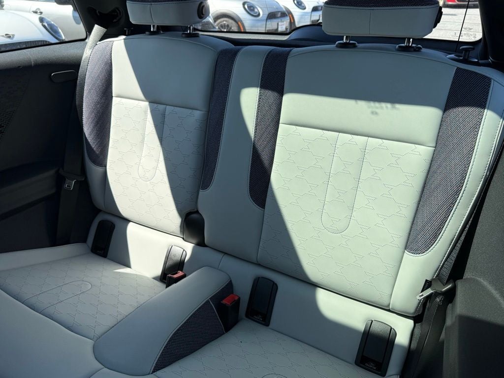 2026 MINI 2 DOOR SIGNATURE PLUS