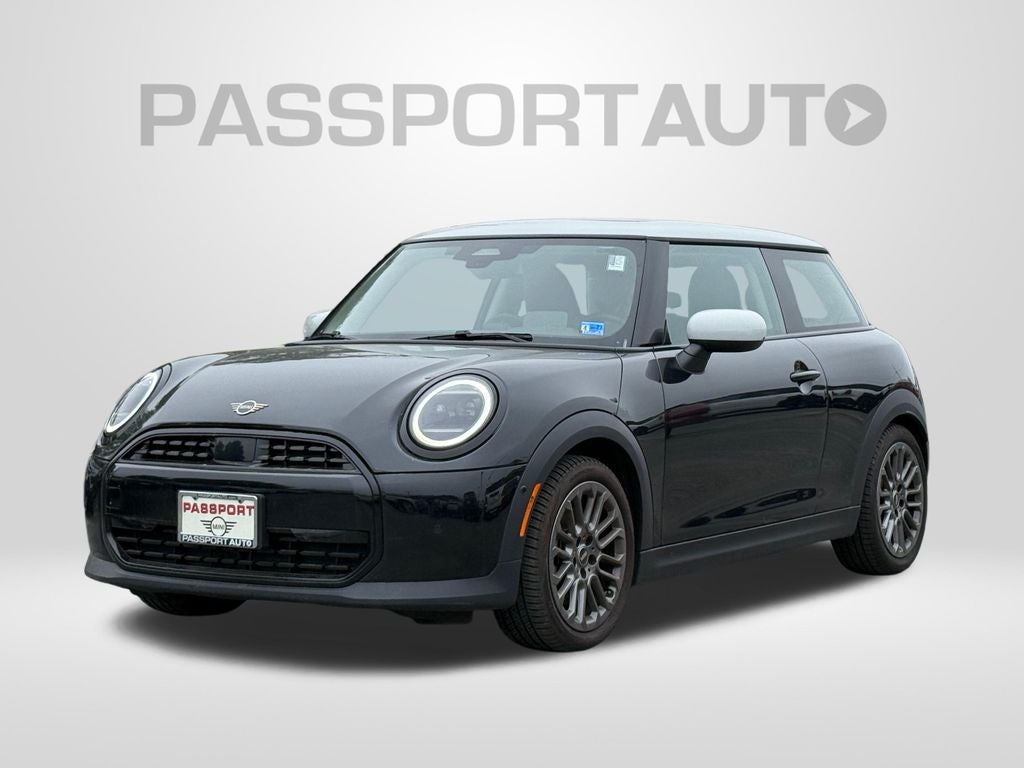 2025 MINI Hardtop Cooper's photo