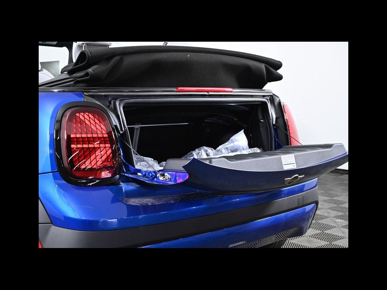 2026 MINI CONVERTIBLE ICONIC