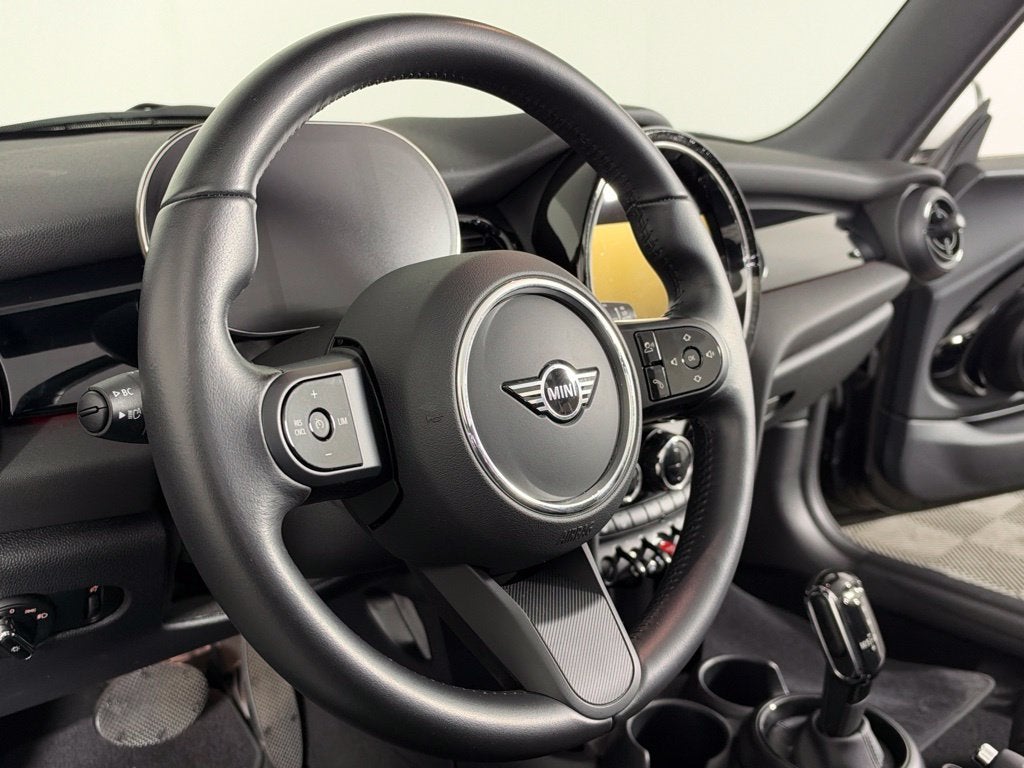 2024 MINI CONVERTIBLE Base