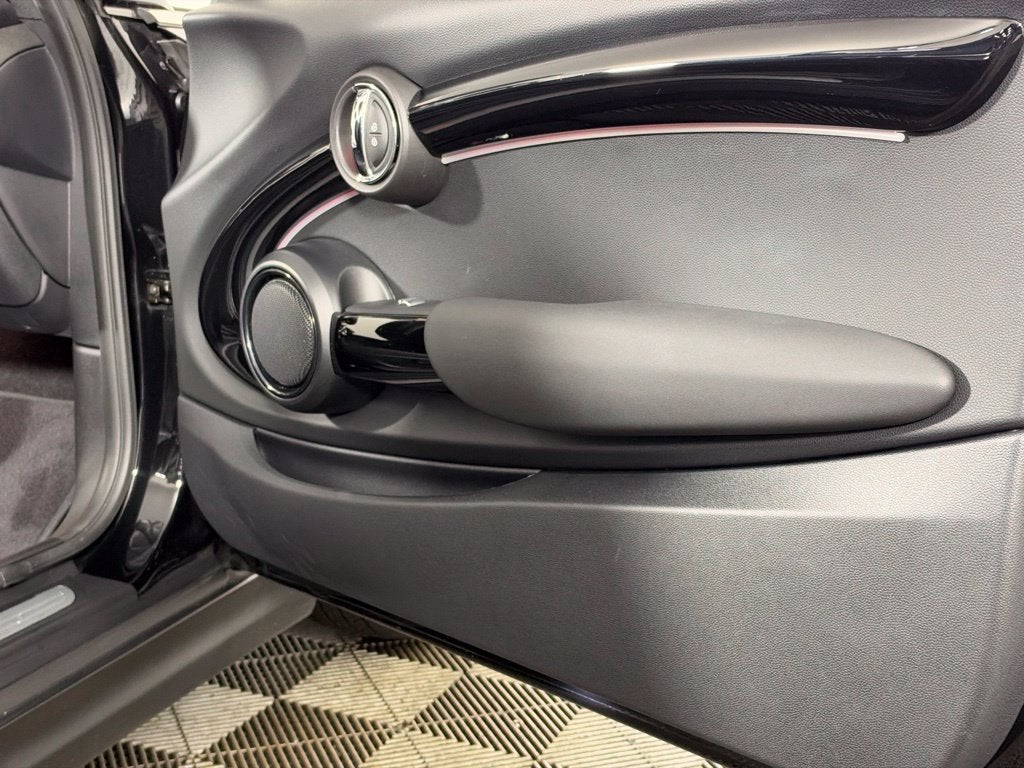 2024 MINI CONVERTIBLE Base