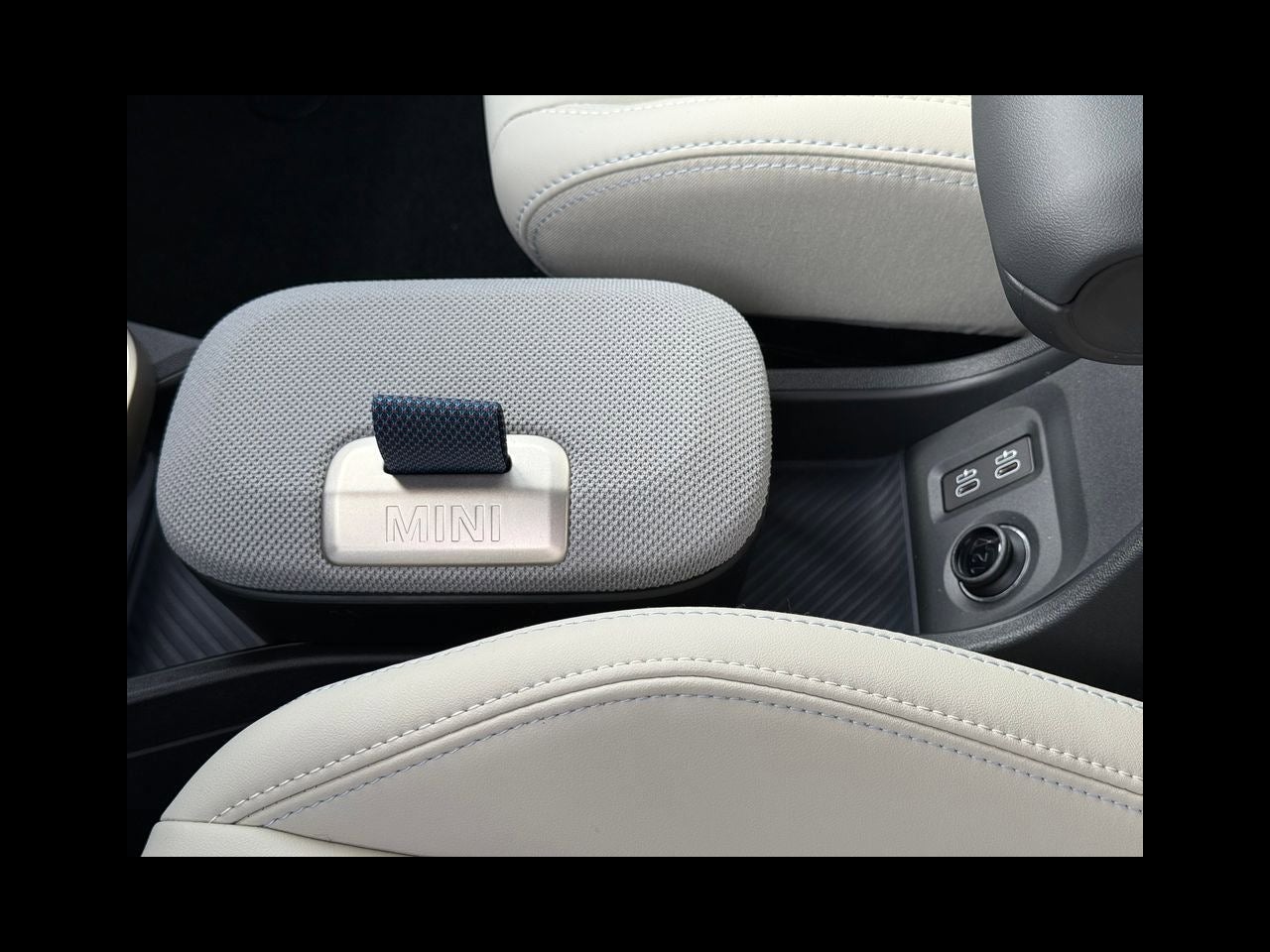 2026 MINI 2 DOOR ICONIC