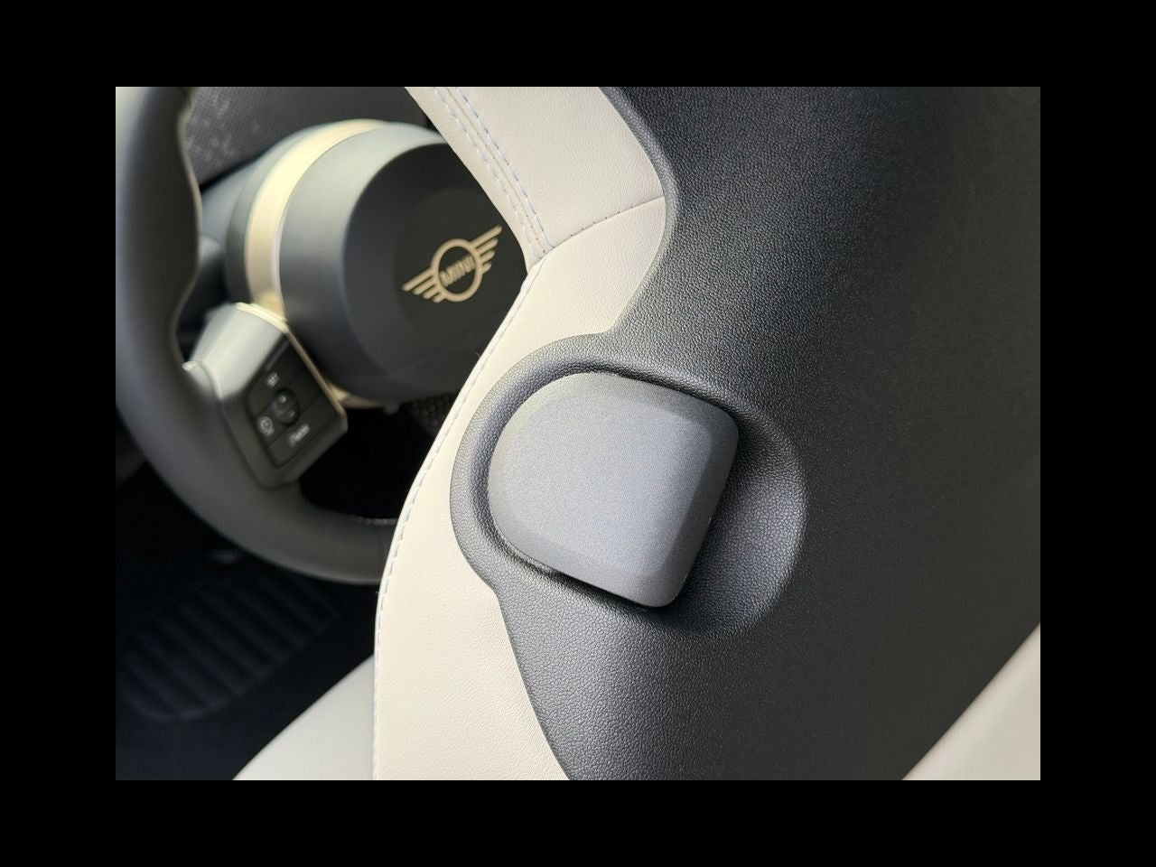 2026 MINI 2 DOOR ICONIC