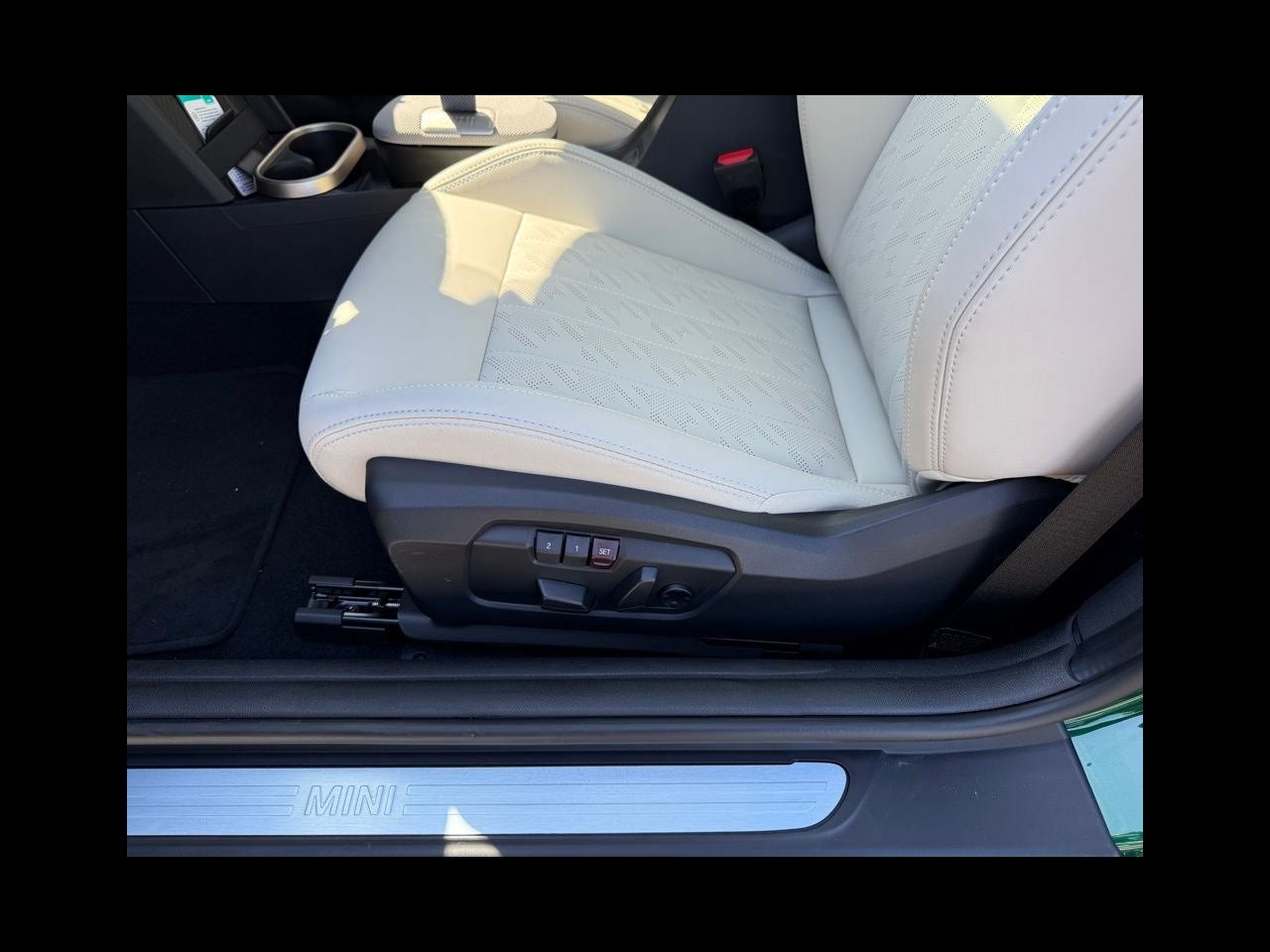 2026 MINI 2 DOOR ICONIC