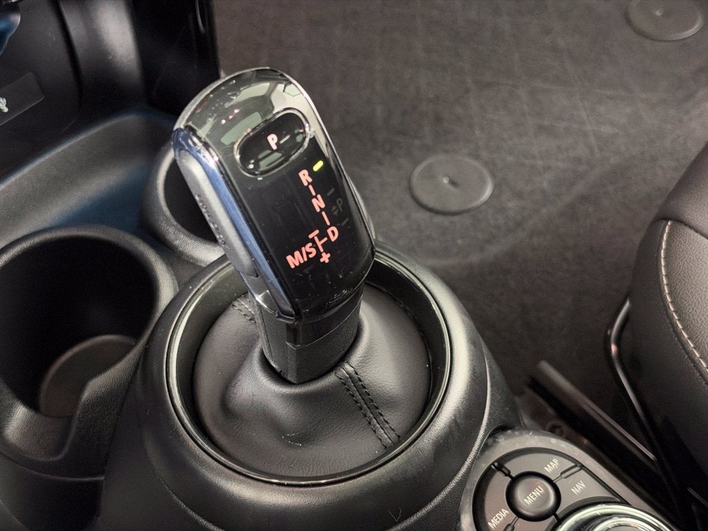2024 MINI HARDTOP 4 DOOR Base