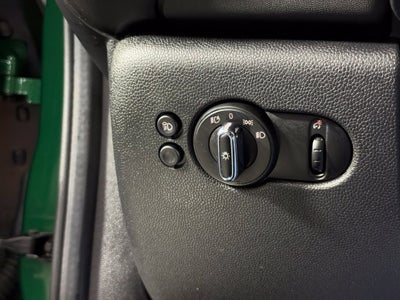 2024 MINI HARDTOP 4 DOOR Base