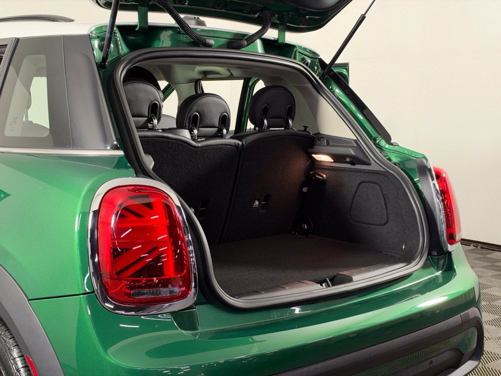 2024 MINI HARDTOP 4 DOOR Base