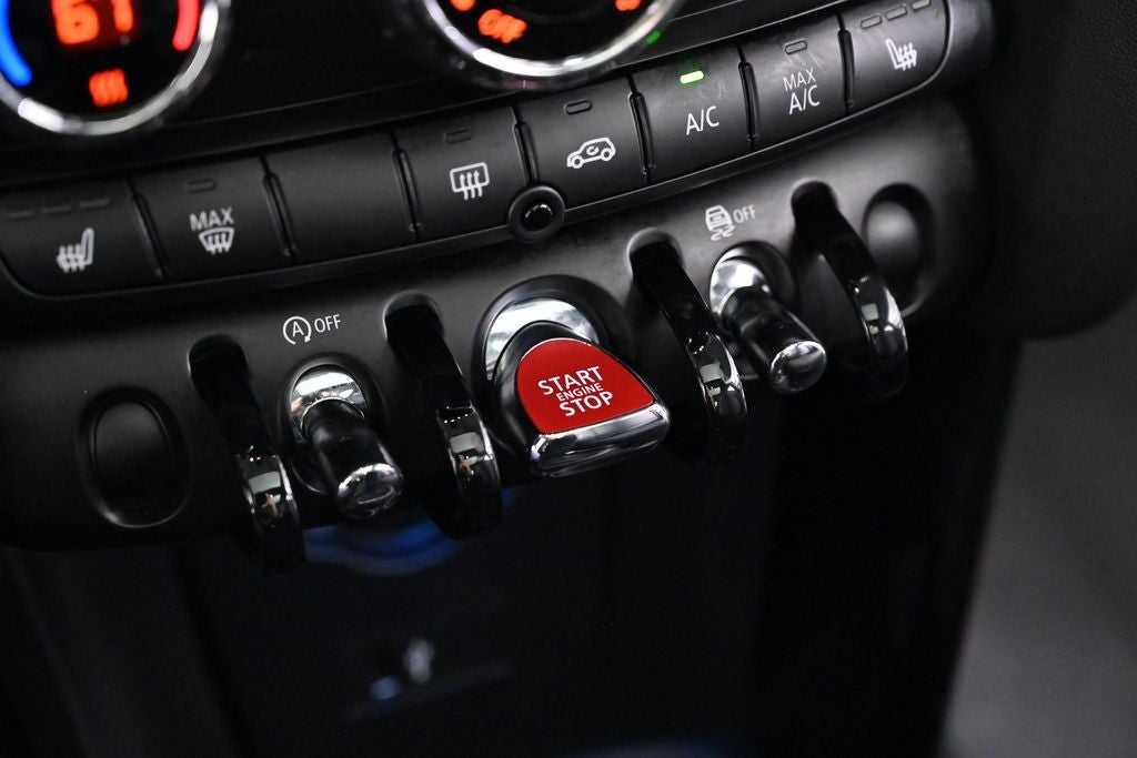 2023 MINI 4 Door Base