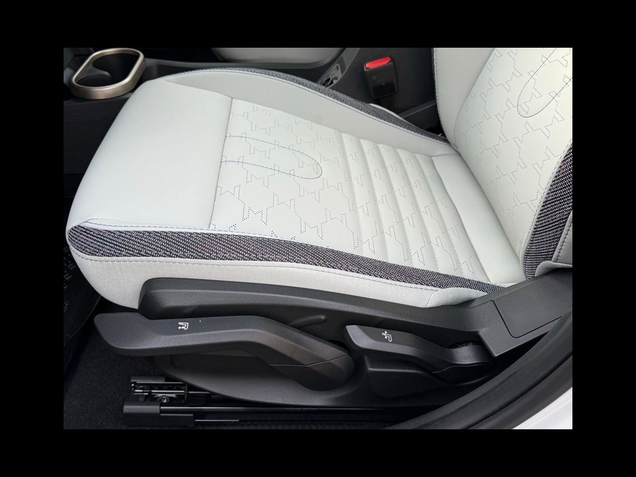 2026 MINI 4 DOOR ICONIC