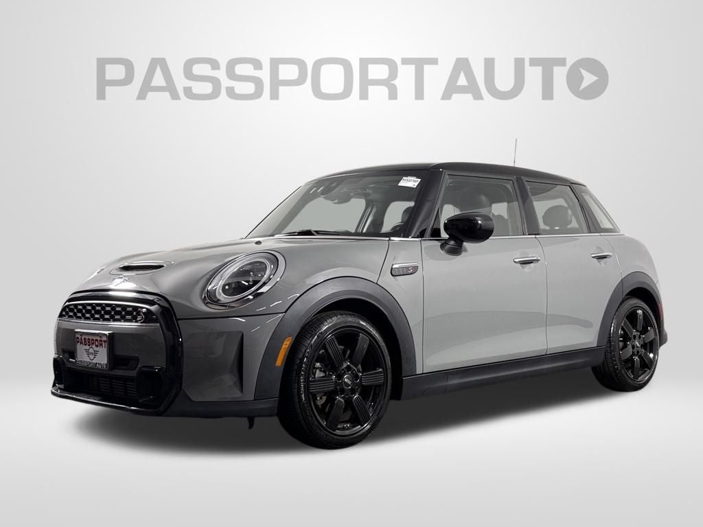2022 MINI Hardtop Cooper S's photo