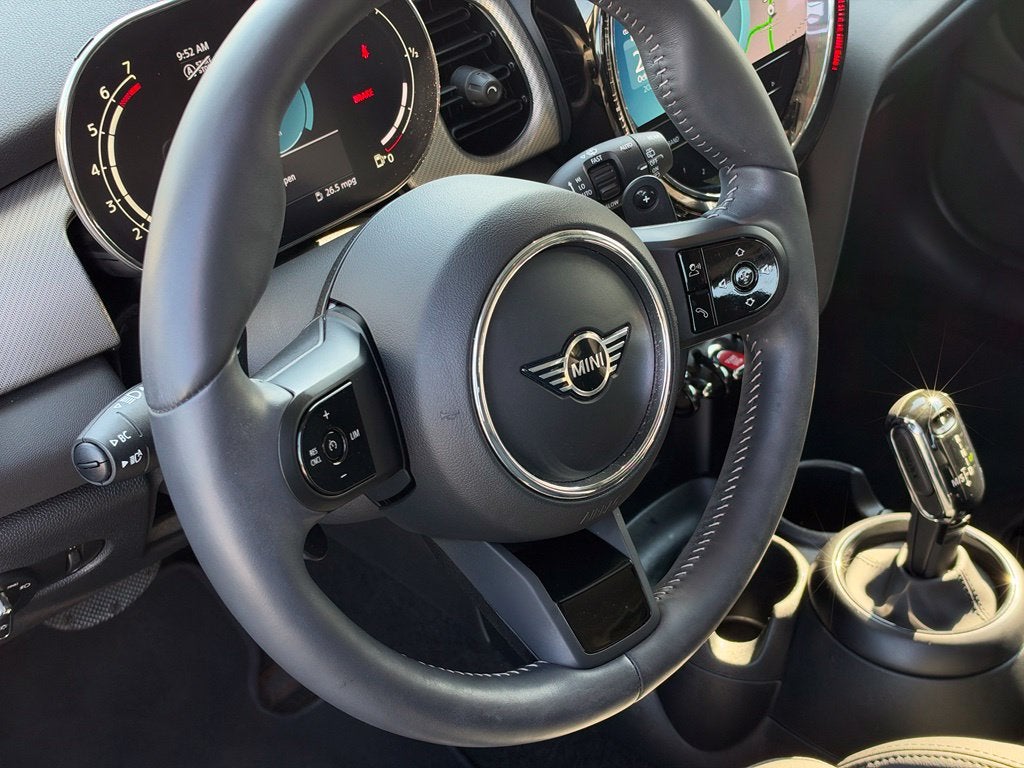 2024 MINI HARDTOP 4 DOOR Base