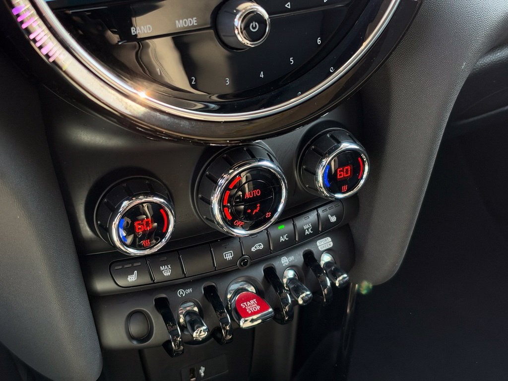 2024 MINI HARDTOP 4 DOOR Base