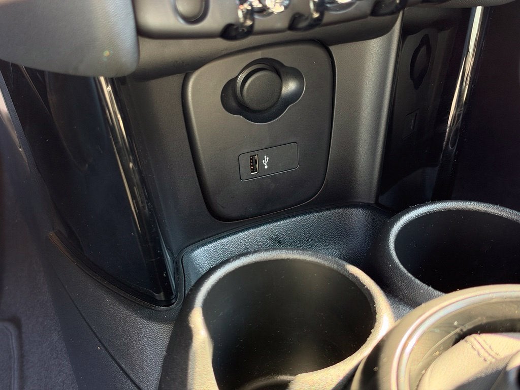 2024 MINI HARDTOP 4 DOOR Base