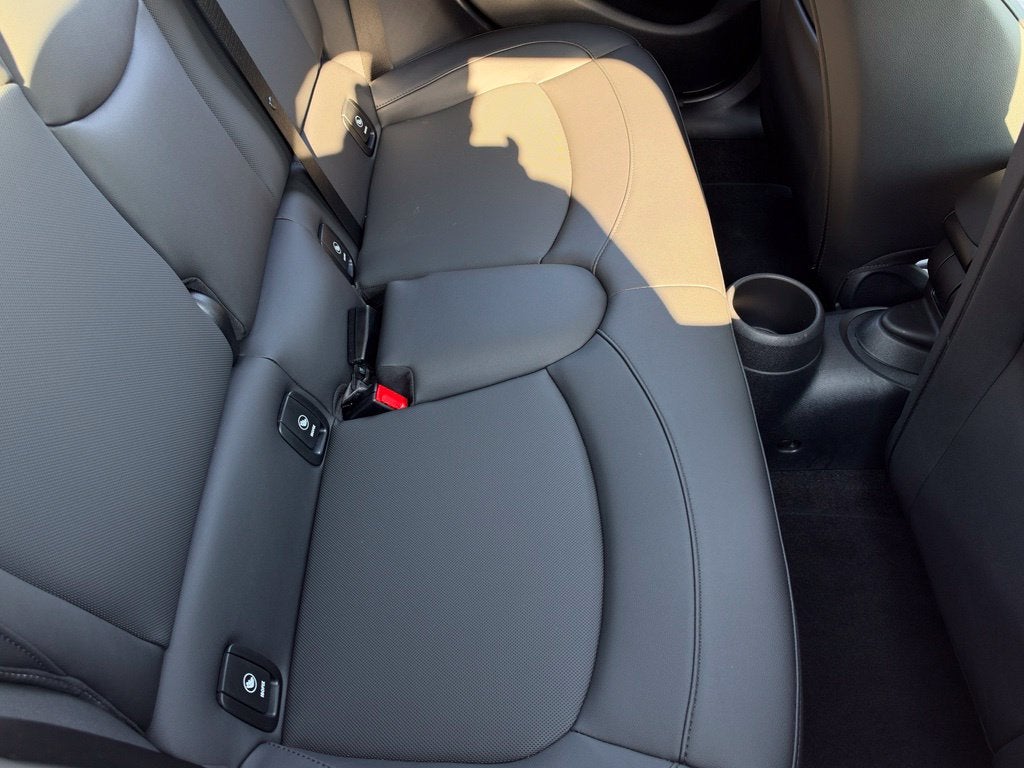 2024 MINI HARDTOP 4 DOOR Base