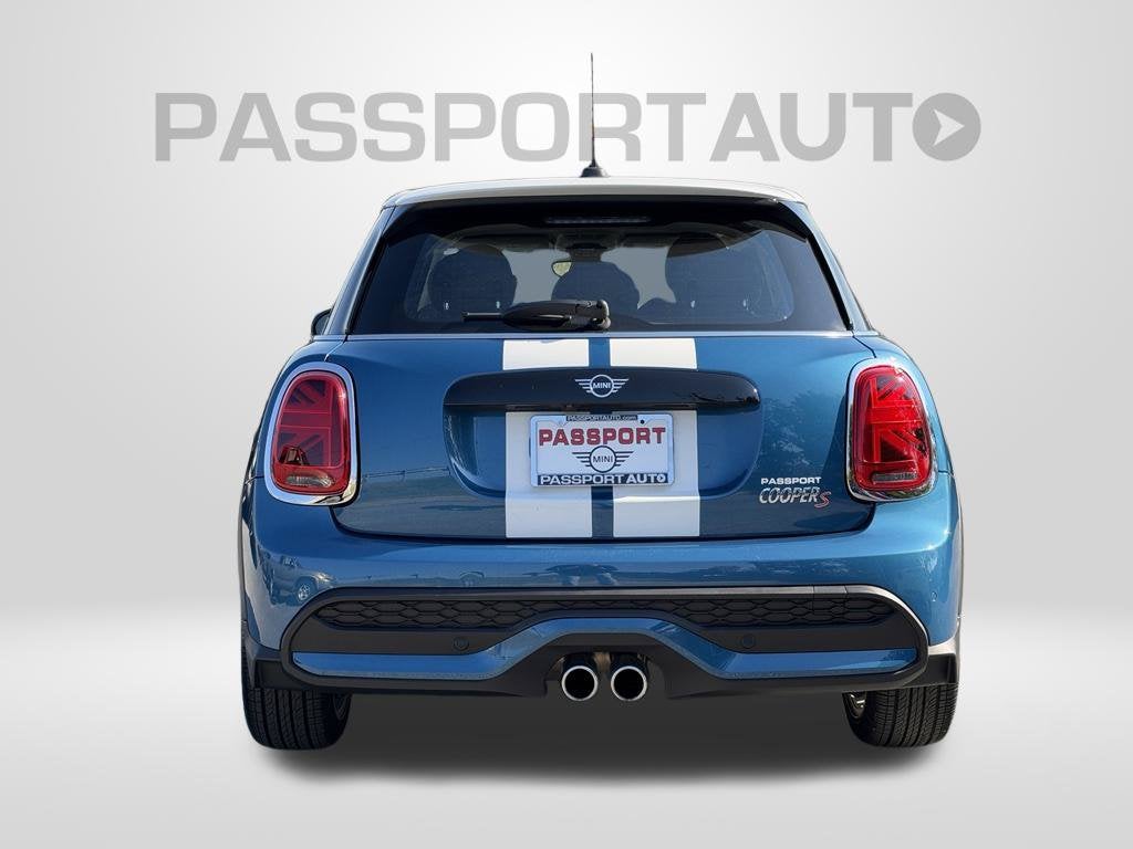 2024 MINI HARDTOP 4 DOOR Base