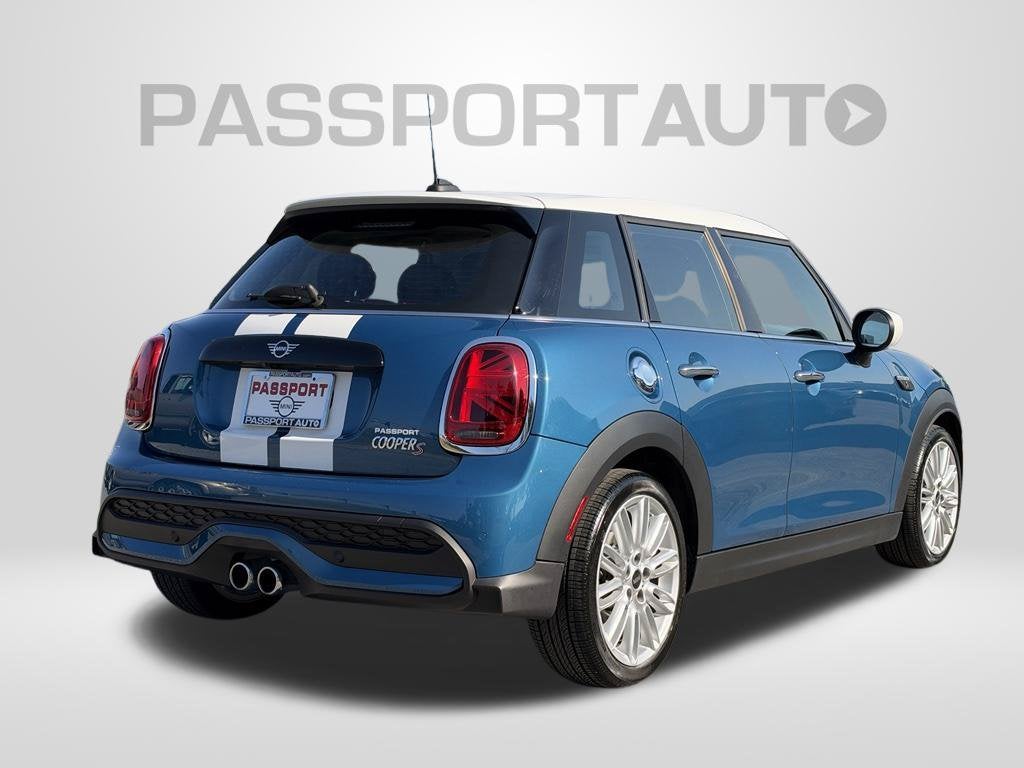 2024 MINI HARDTOP 4 DOOR Base