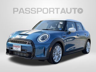 2024 MINI HARDTOP 4 DOOR Base