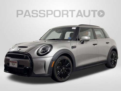 2024 MINI HARDTOP 4 DOOR Base