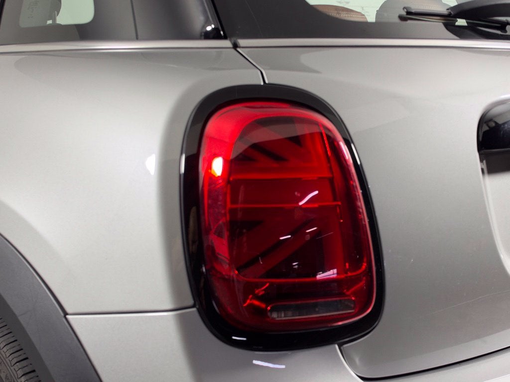 2024 MINI HARDTOP 4 DOOR Base