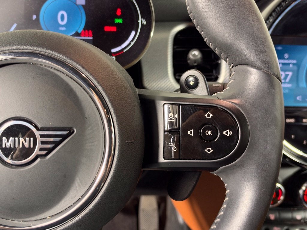 2024 MINI HARDTOP 4 DOOR Base