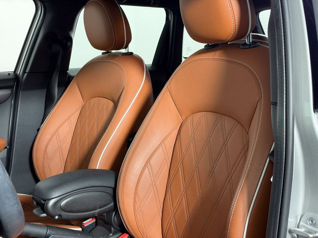 2024 MINI HARDTOP 4 DOOR Base
