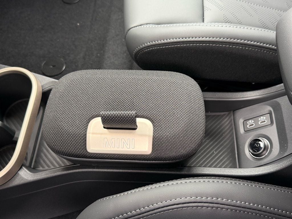 2026 MINI 4 DOOR ICONIC