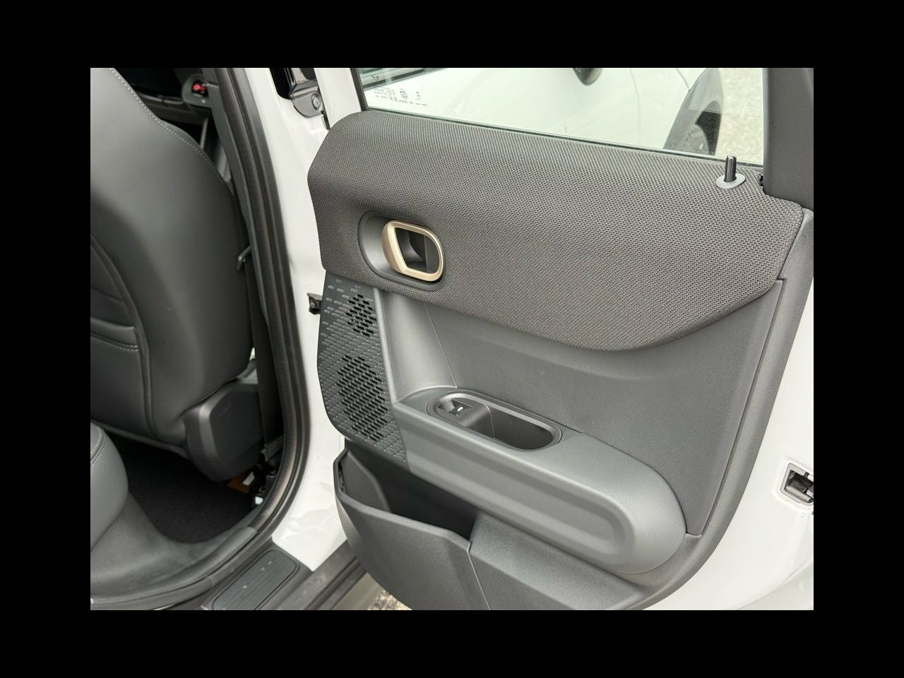 2026 MINI 4 DOOR ICONIC