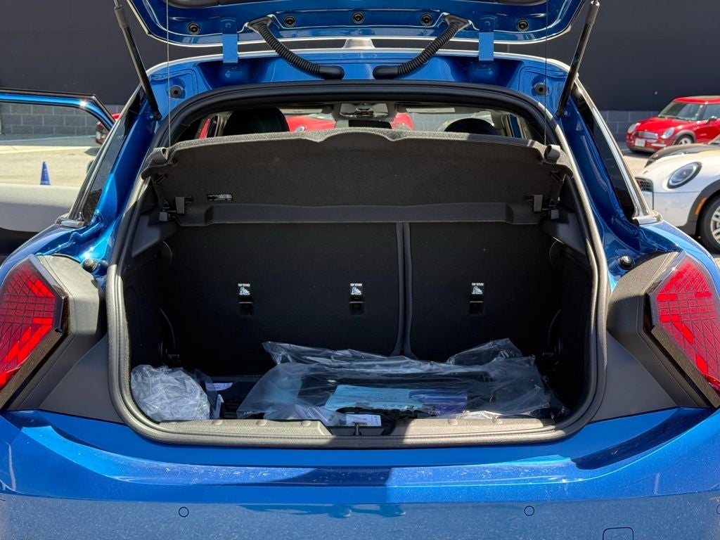 2026 MINI 4 Door Cooper S Iconic