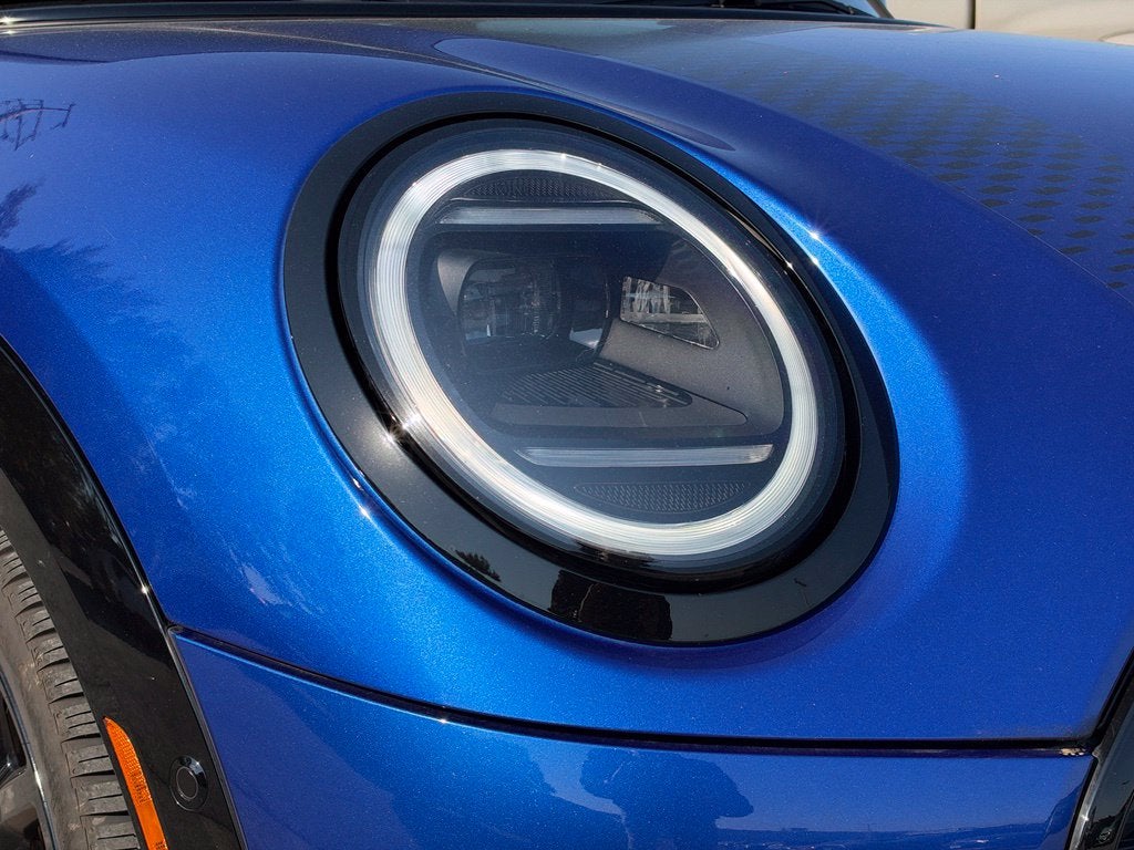 2025 MINI HARDTOP 4 DOOR Base