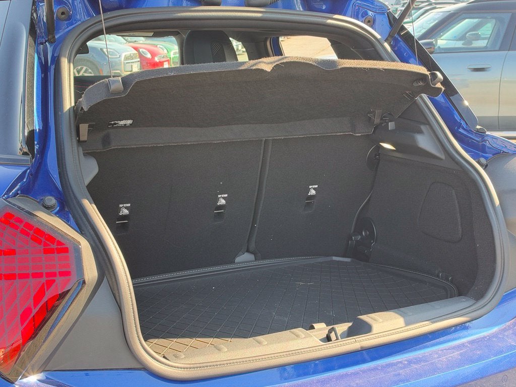 2025 MINI HARDTOP 4 DOOR Base