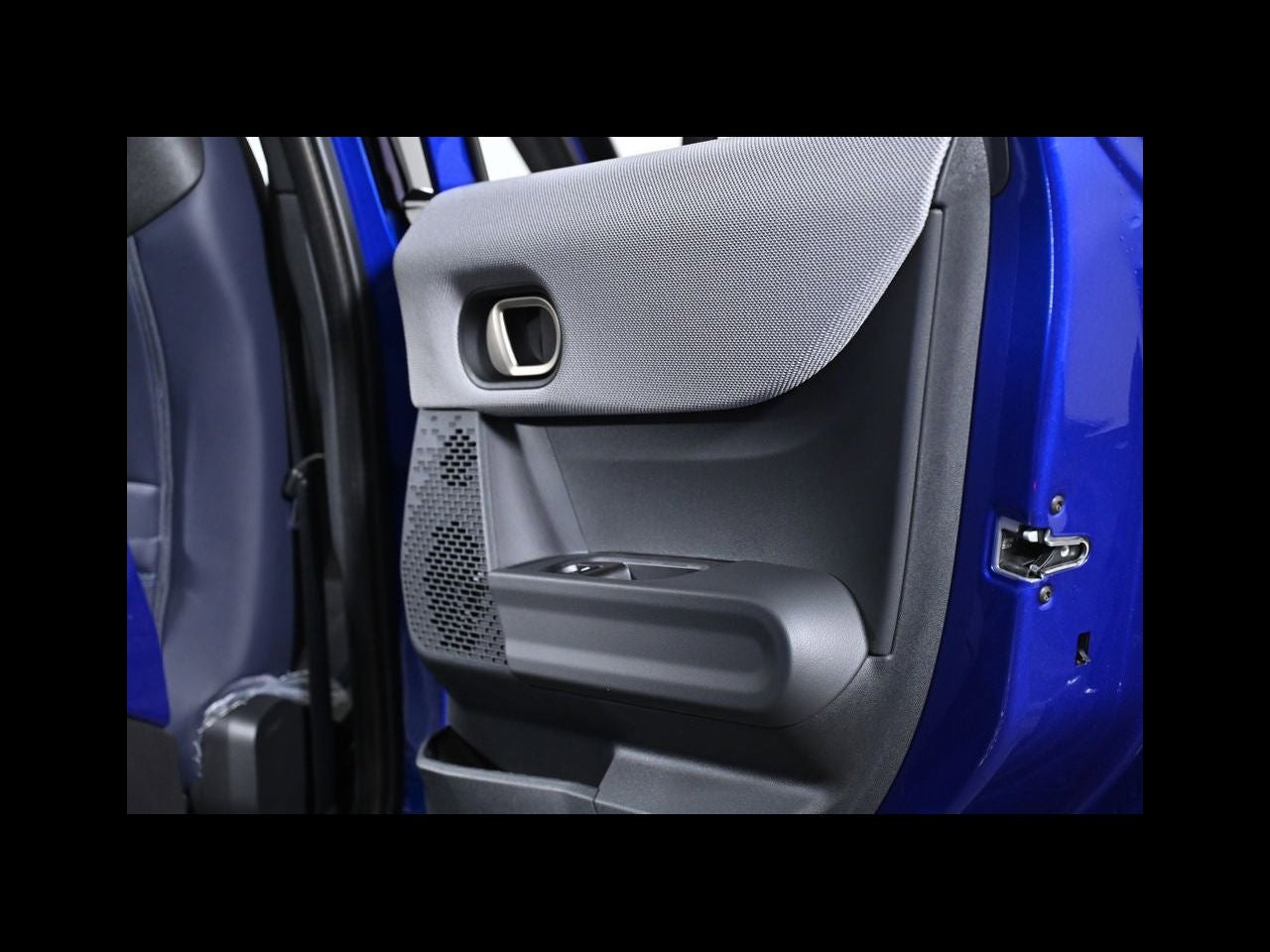 2026 MINI 4 DOOR ICONIC