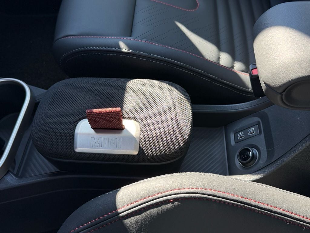 2026 MINI 4 DOOR ICONIC