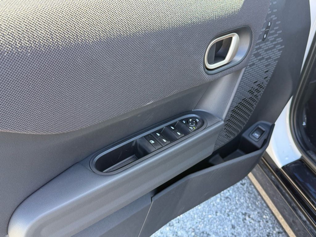 2026 MINI 4 DOOR ICONIC