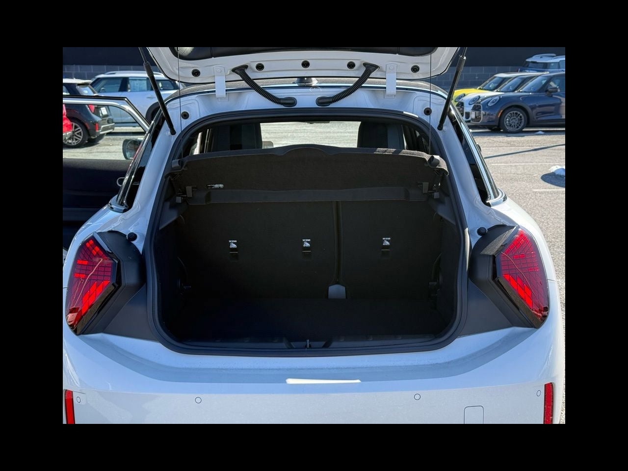 2026 MINI 4 DOOR ICONIC