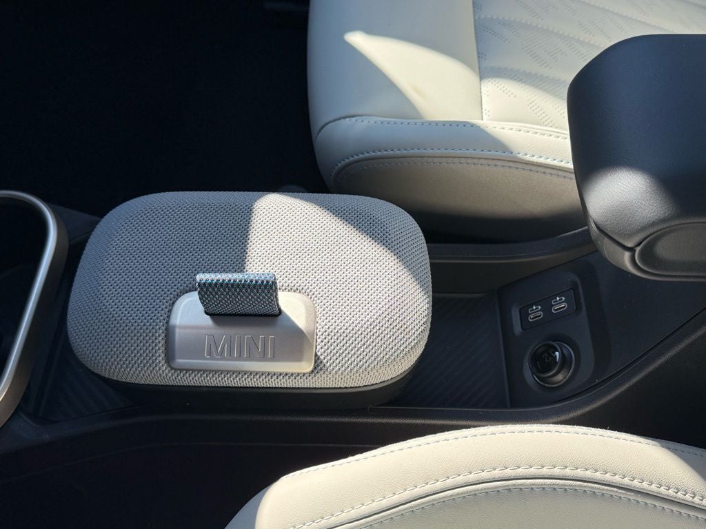 2026 MINI 4 DOOR ICONIC