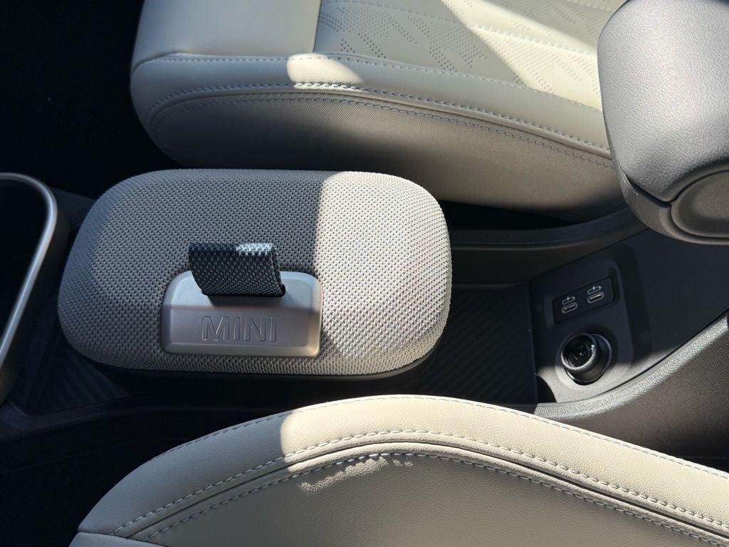 2026 MINI 4 DOOR ICONIC