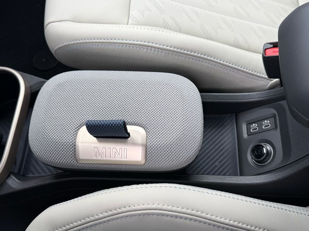 2026 MINI 4 DOOR ICONIC