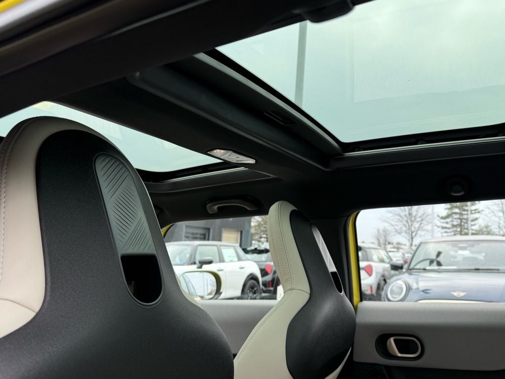 2026 MINI 4 DOOR ICONIC