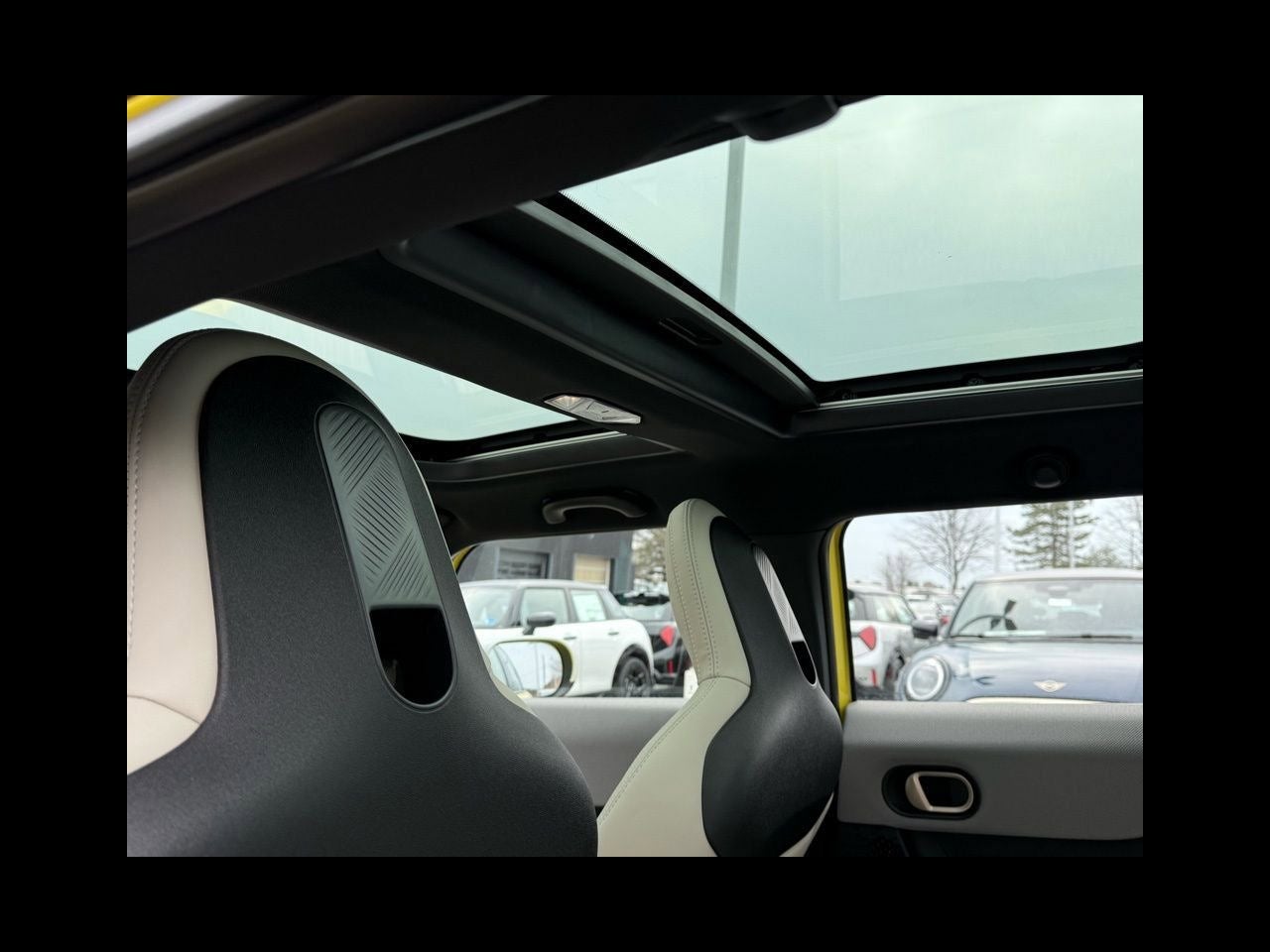 2026 MINI 4 DOOR ICONIC