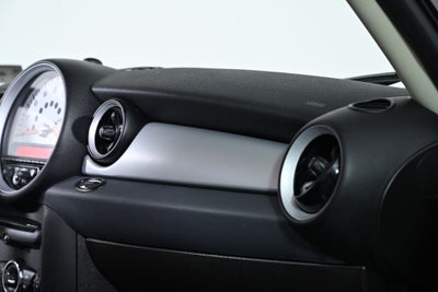 2011 MINI HARDTOP 2 DOOR 2dr Cpe