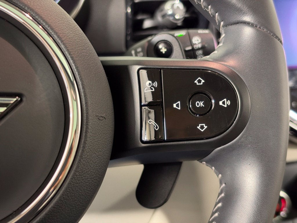 2024 MINI CLUBMAN Base