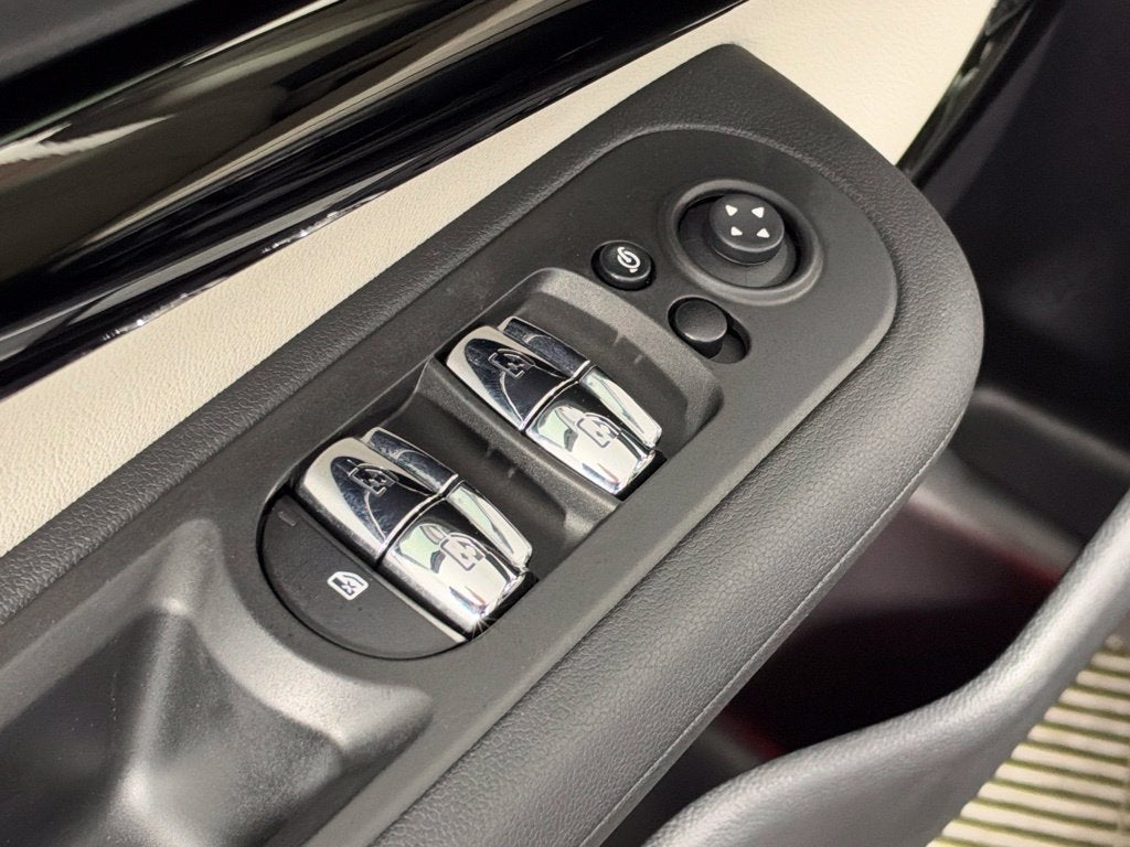 2024 MINI CLUBMAN Base