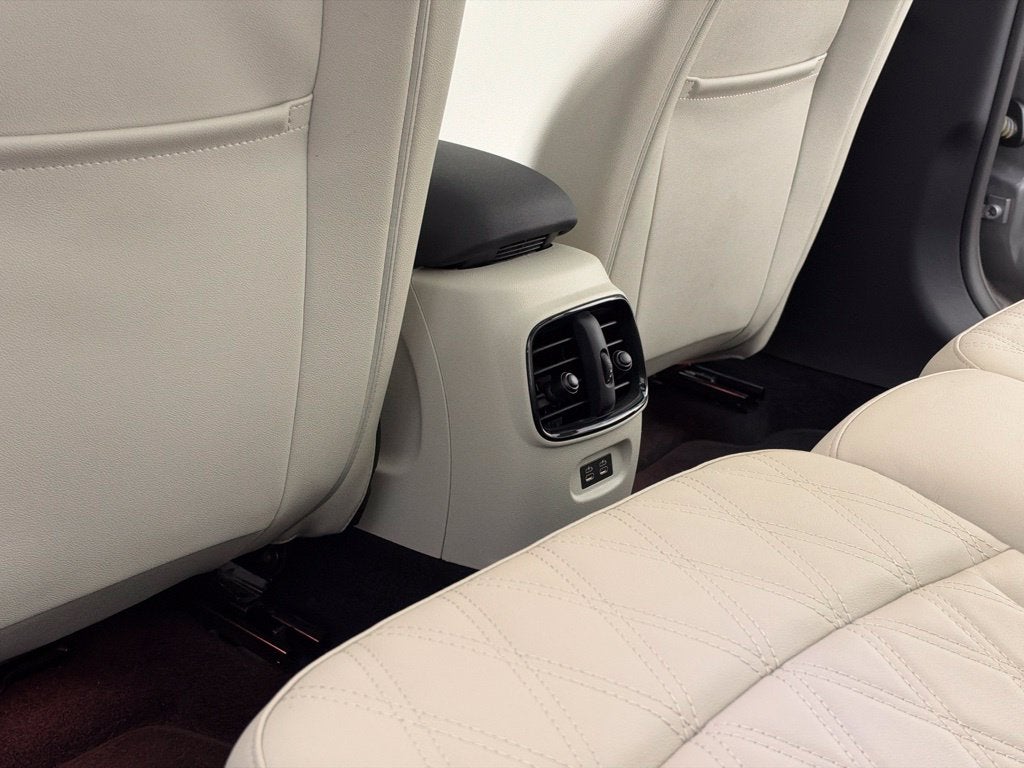 2024 MINI CLUBMAN Base