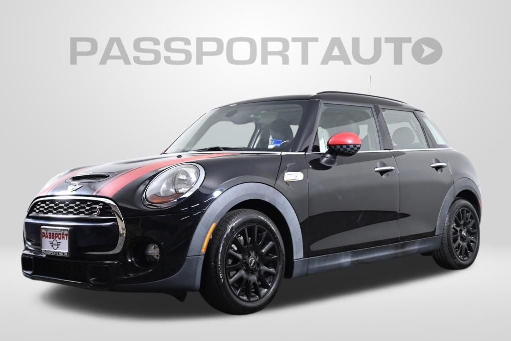2017 MINI Cooper S 4 Door's photo