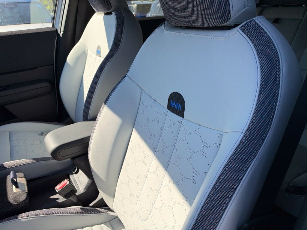 2026 MINI COUNTRYMAN OXFORD EDITION
