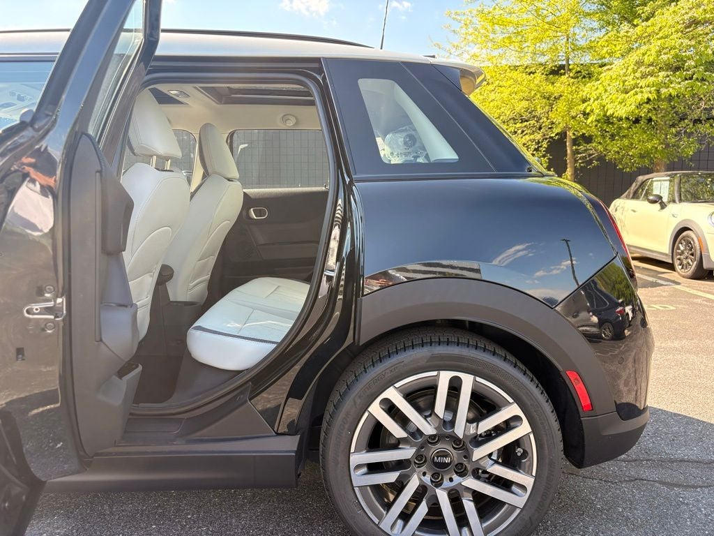 2026 MINI Cooper S Hardtop 4 Door Signature Plus