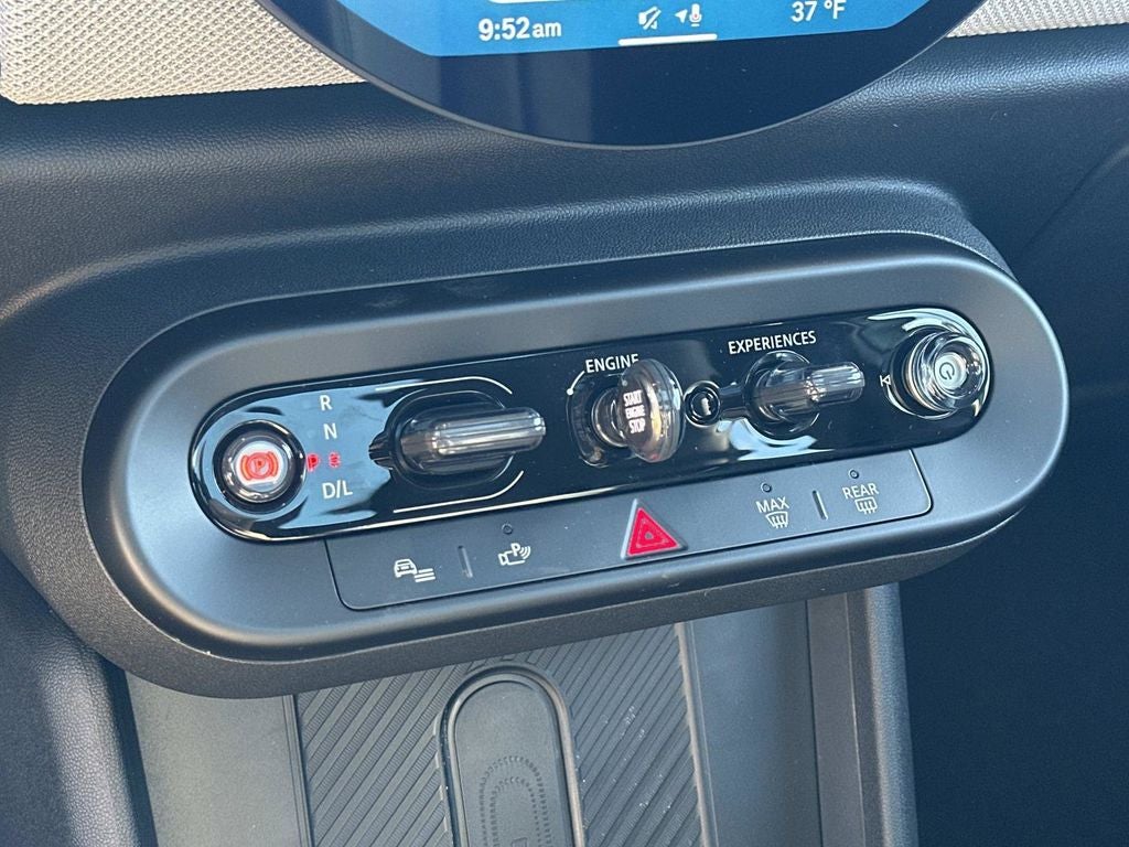 2026 MINI 4 DOOR ICONIC