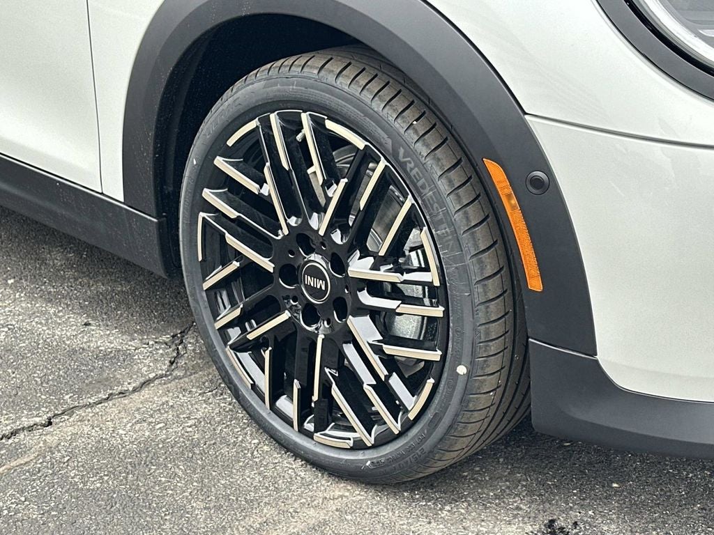 2026 MINI 4 DOOR ICONIC